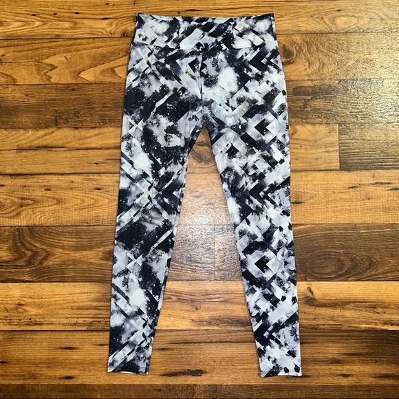 Onzie | Space Galaxy Chevron Leggings - Picture 2 of 8